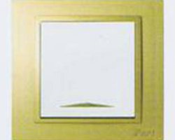 عکس قاب بژ طلایی آسمان