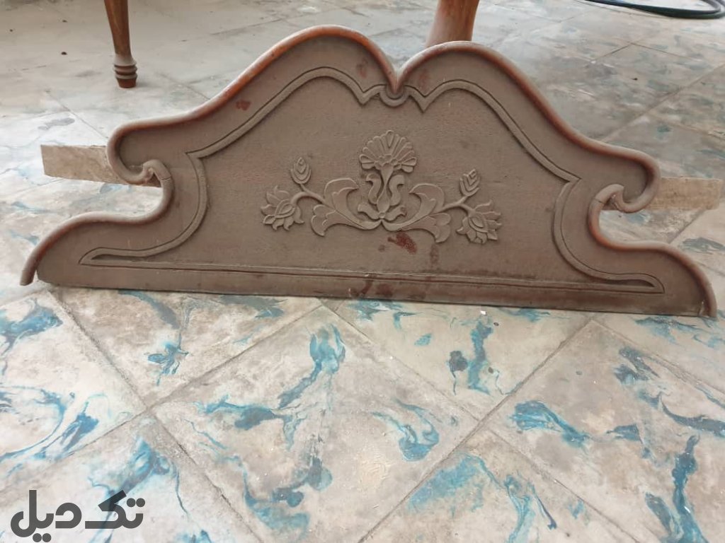 کمد چوب قدیمی