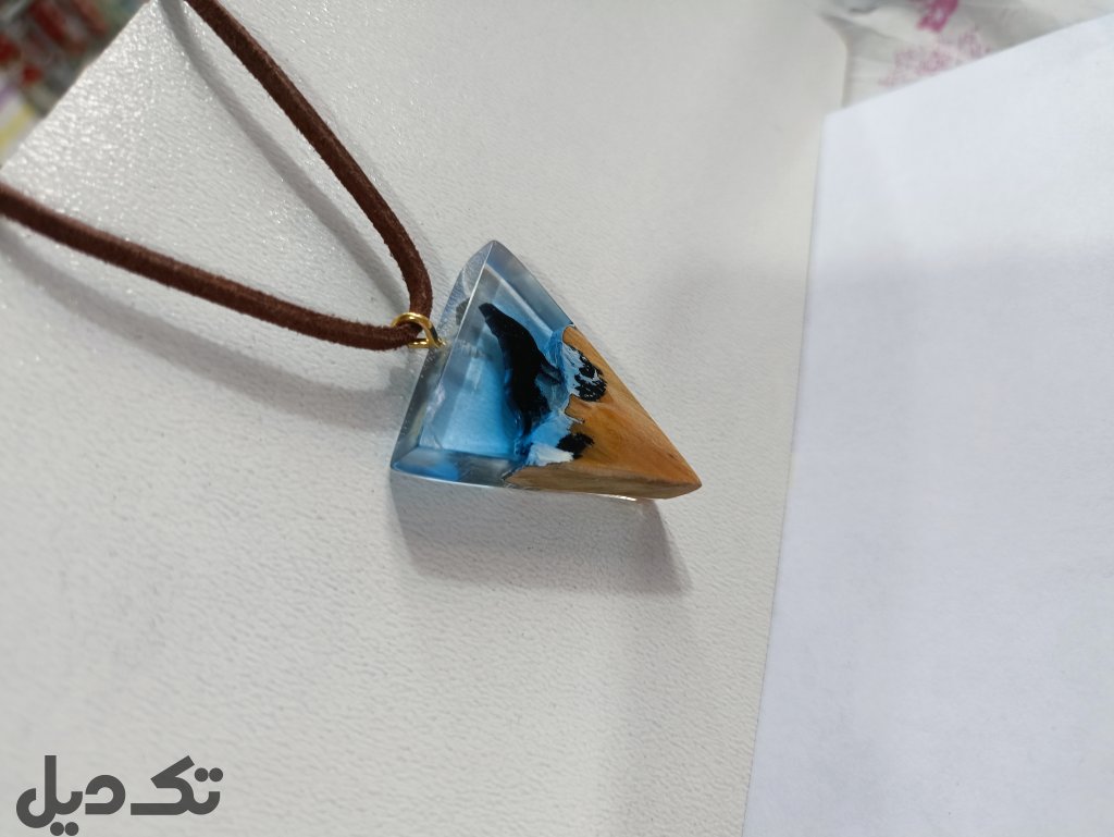 گردنبند چوب ورزین طرح گرگ
