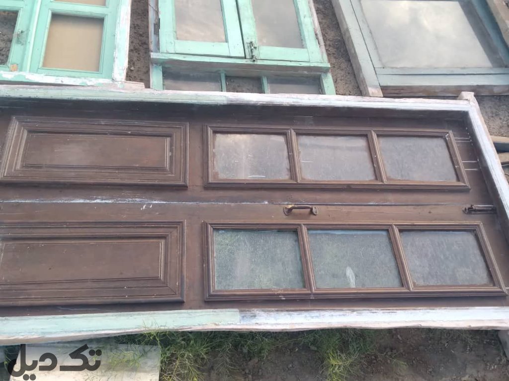 درب چوبی قدیمی