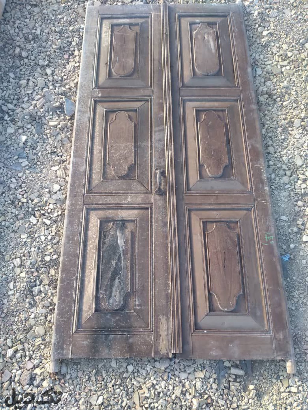 درب چوبی قدیمی