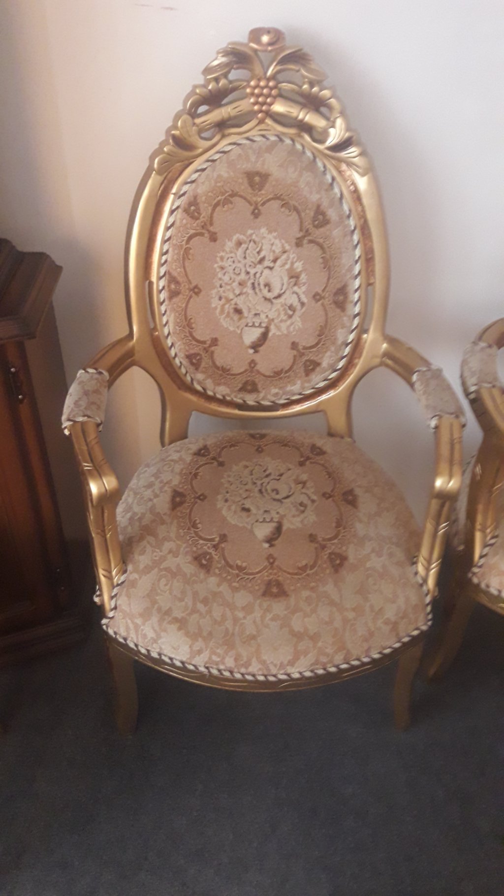 مبل ۹ نفره با ۳ میز